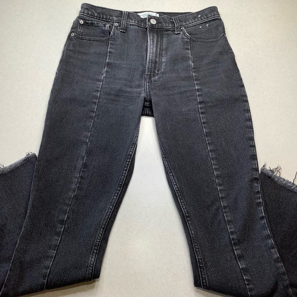 A&F Skinny High Rise Vent Hem 28 Short Washed Black Front Seam - Picture 3 of 8